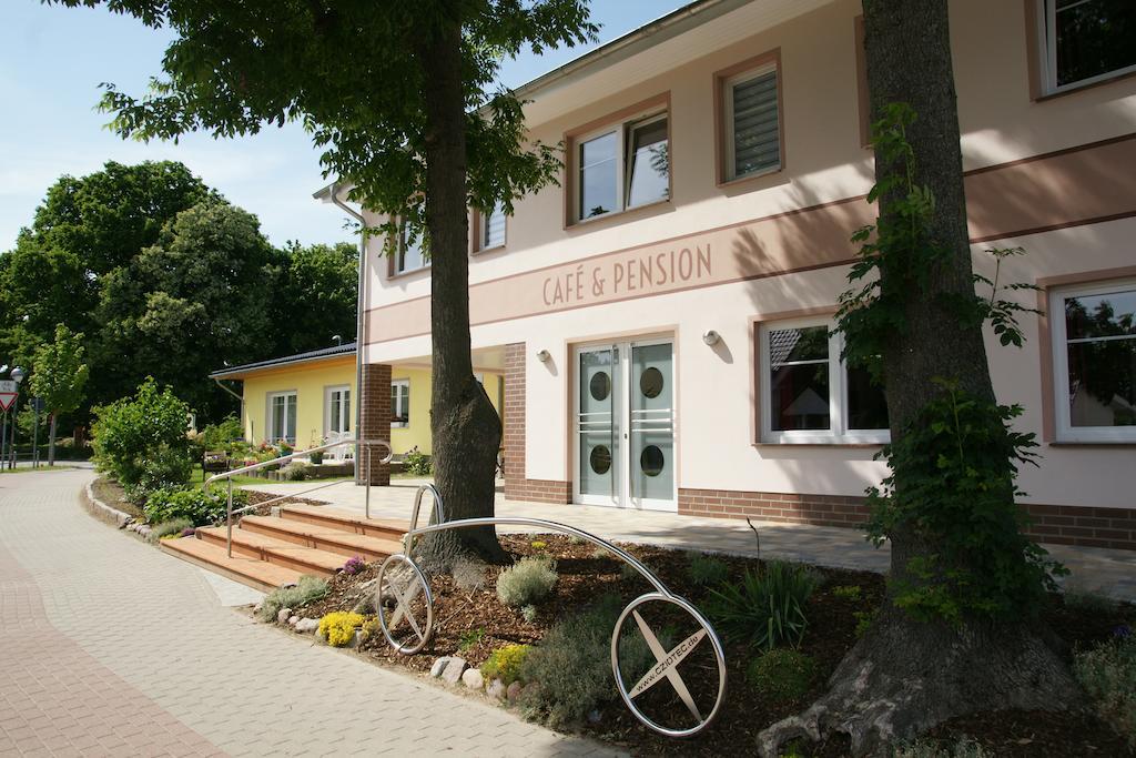 Cafe Und Pension Blohm Γκράιφσβαλντ Εξωτερικό φωτογραφία