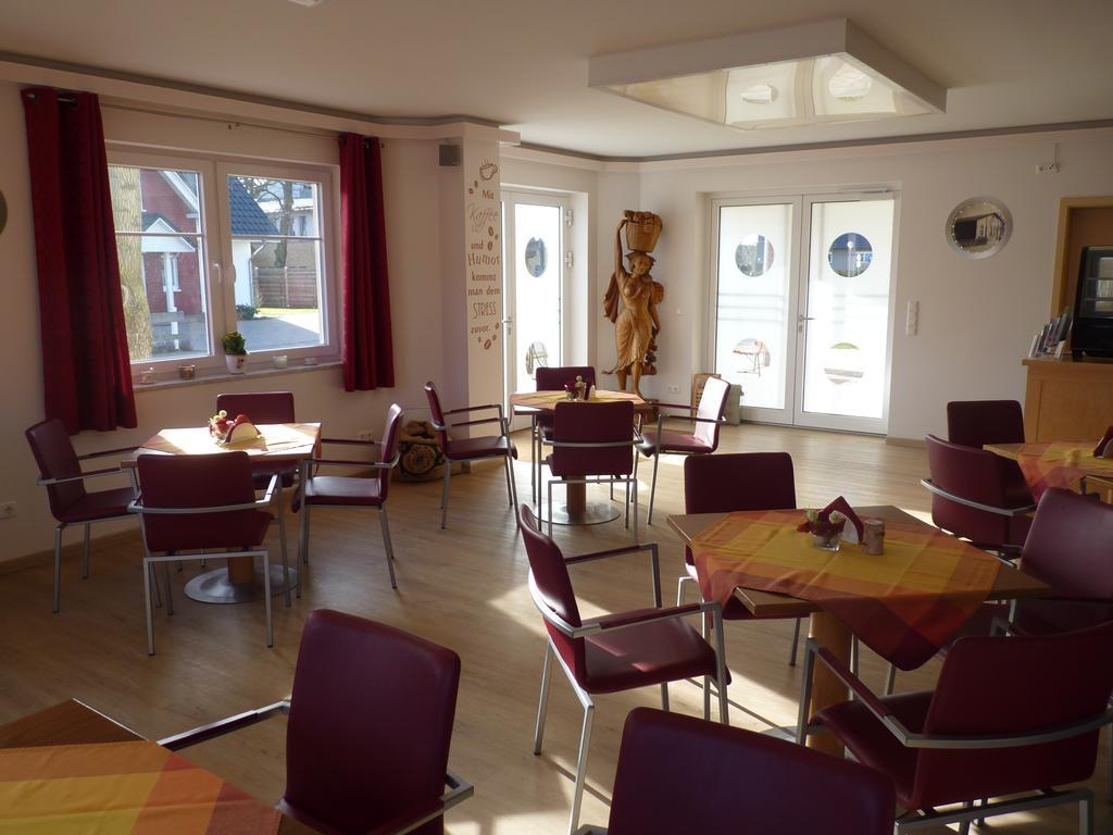 Cafe Und Pension Blohm Γκράιφσβαλντ Εξωτερικό φωτογραφία