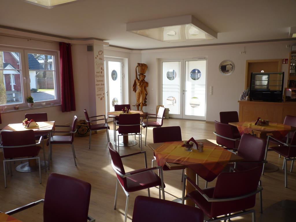 Cafe Und Pension Blohm Γκράιφσβαλντ Εξωτερικό φωτογραφία