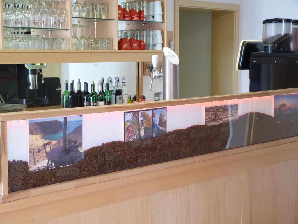 Cafe Und Pension Blohm Γκράιφσβαλντ Εξωτερικό φωτογραφία
