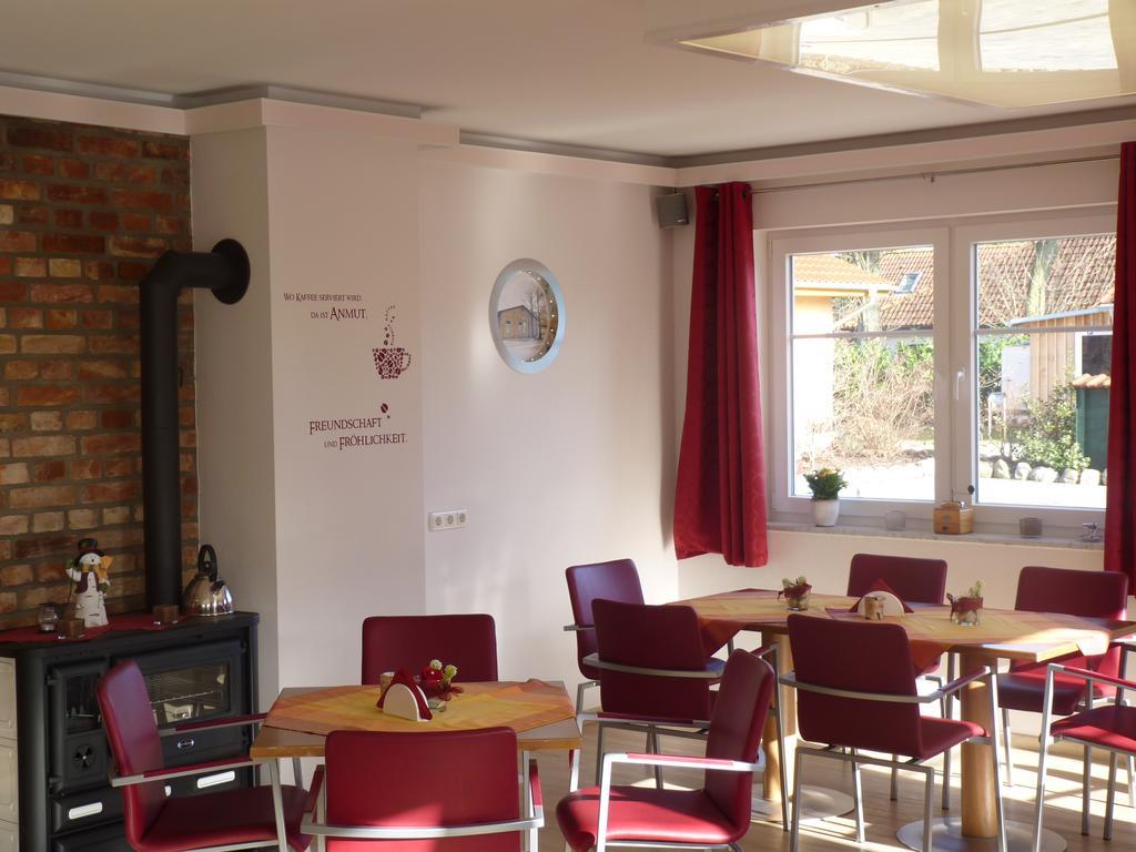 Cafe Und Pension Blohm Γκράιφσβαλντ Εξωτερικό φωτογραφία