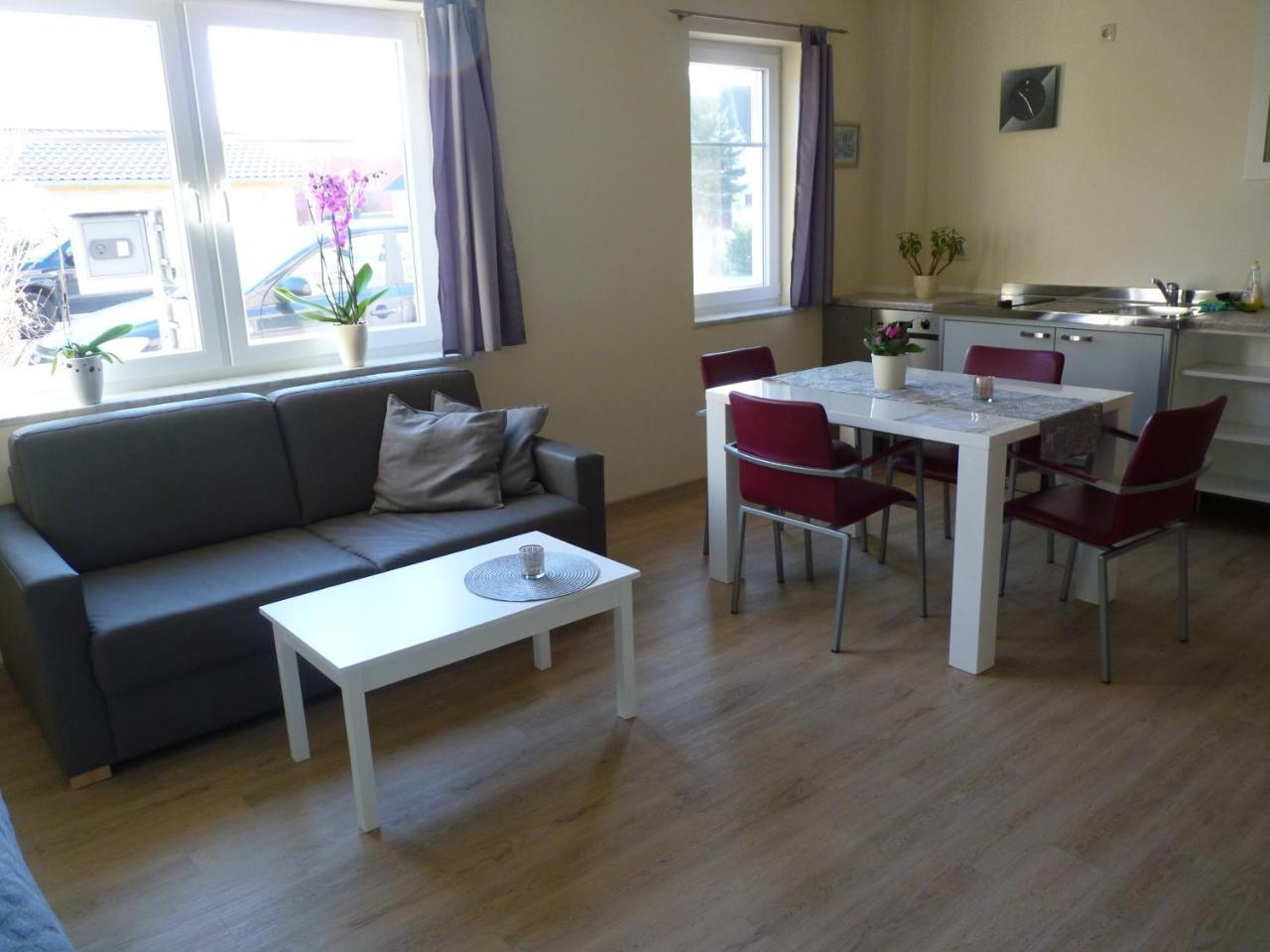 Cafe Und Pension Blohm Γκράιφσβαλντ Εξωτερικό φωτογραφία