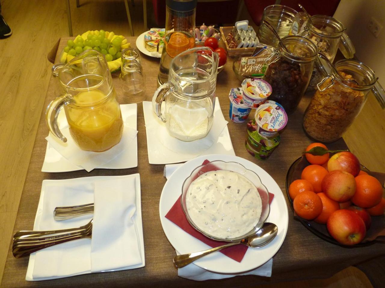 Cafe Und Pension Blohm Γκράιφσβαλντ Εξωτερικό φωτογραφία