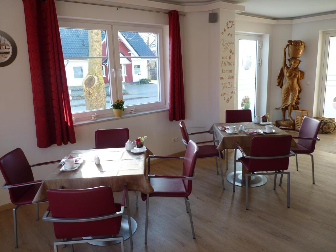 Cafe Und Pension Blohm Γκράιφσβαλντ Εξωτερικό φωτογραφία