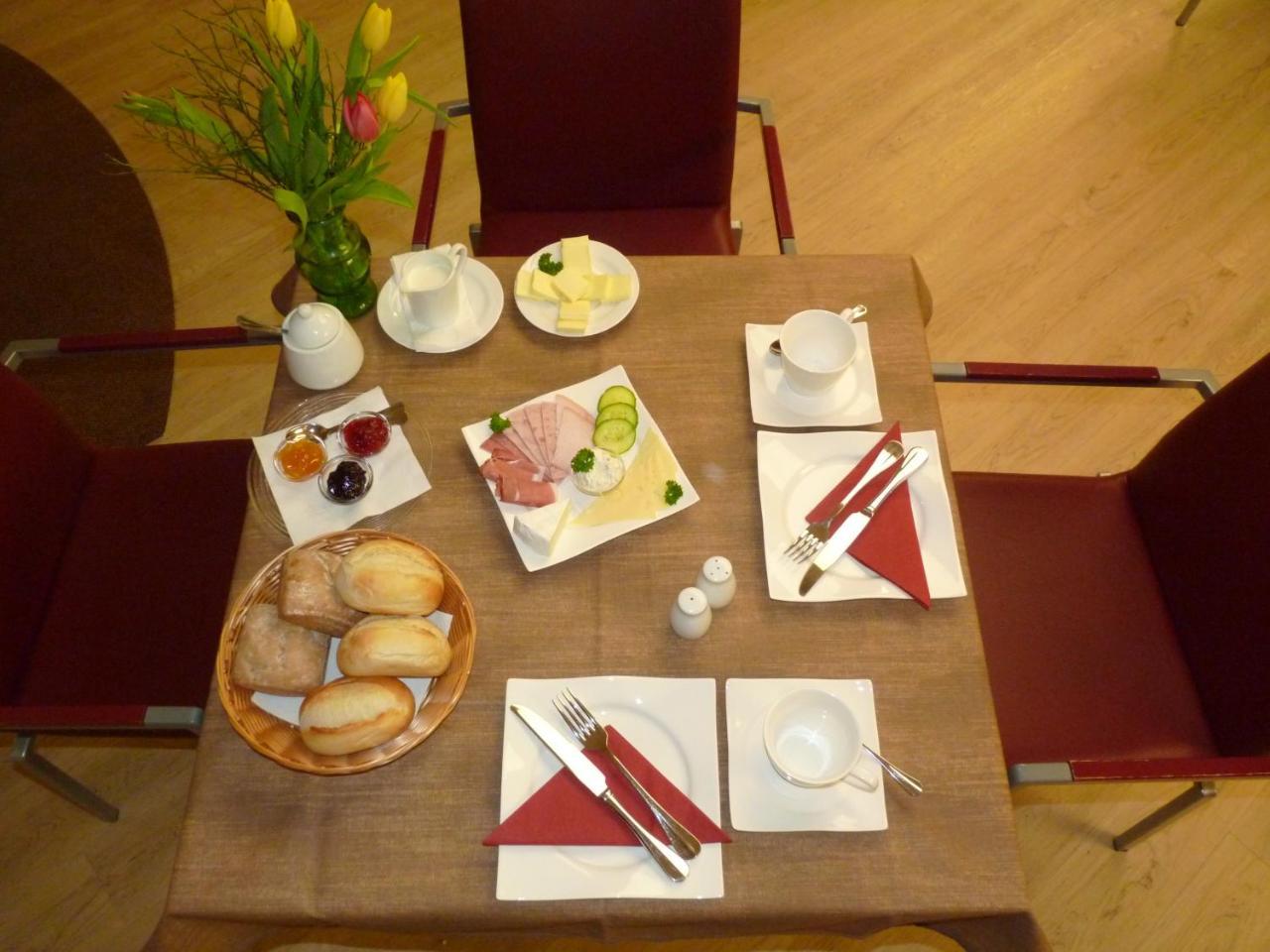Cafe Und Pension Blohm Γκράιφσβαλντ Εξωτερικό φωτογραφία